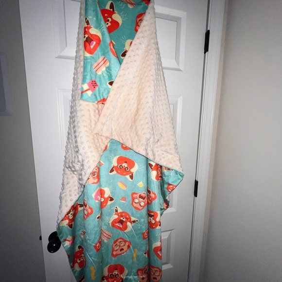 Disney”s Turning Red Pillow/Blanket - Picture 9 of 11